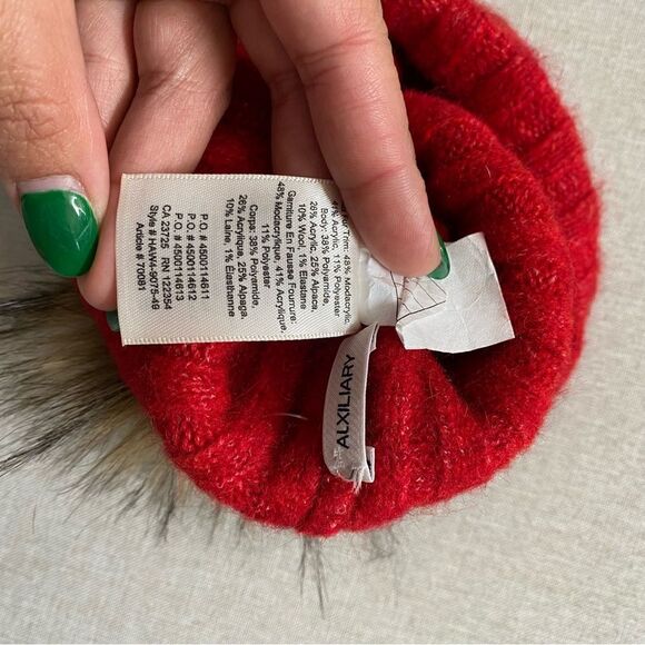 NEW Aritzia Auxiliary Jay Peak Alpaca Beanie - Picture 3 of 3